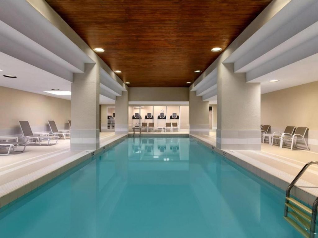 Toronto Hotels with Pools